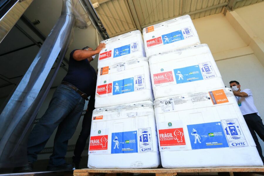 Goiás recebe 211.400 novas doses de vacina contra Covid-19