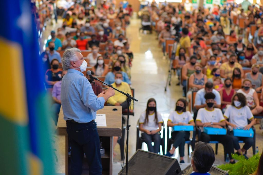 Em São Miguel do Araguaia, Caiado faz entregas e inaugura reforma de colégio