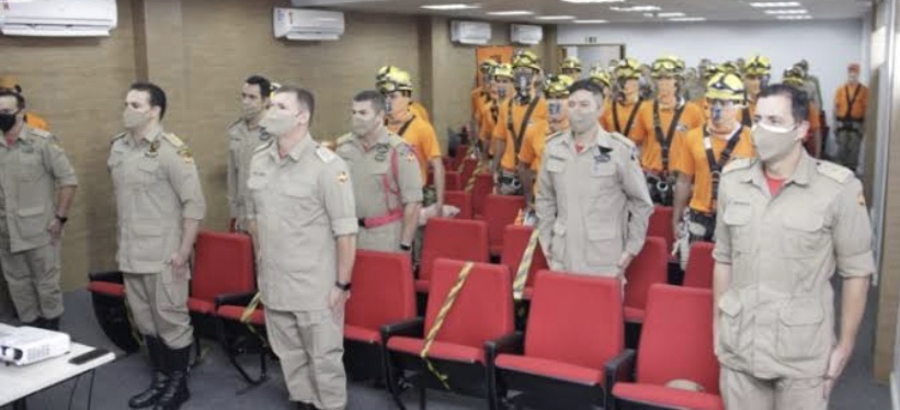 Bombeiros têm aula inaugural de Especialização em Salvamento Terrestre