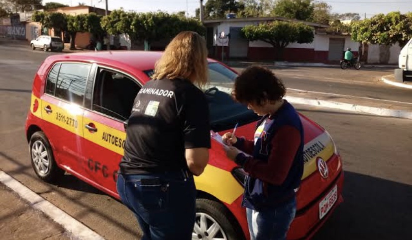 Processo seletivo abre 100 vagas para examinadores de trânsito