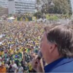 Bolsonaro discursa no 7 de setembro: ‘não admito que outras pessoas joguem fora das quatro linhas’