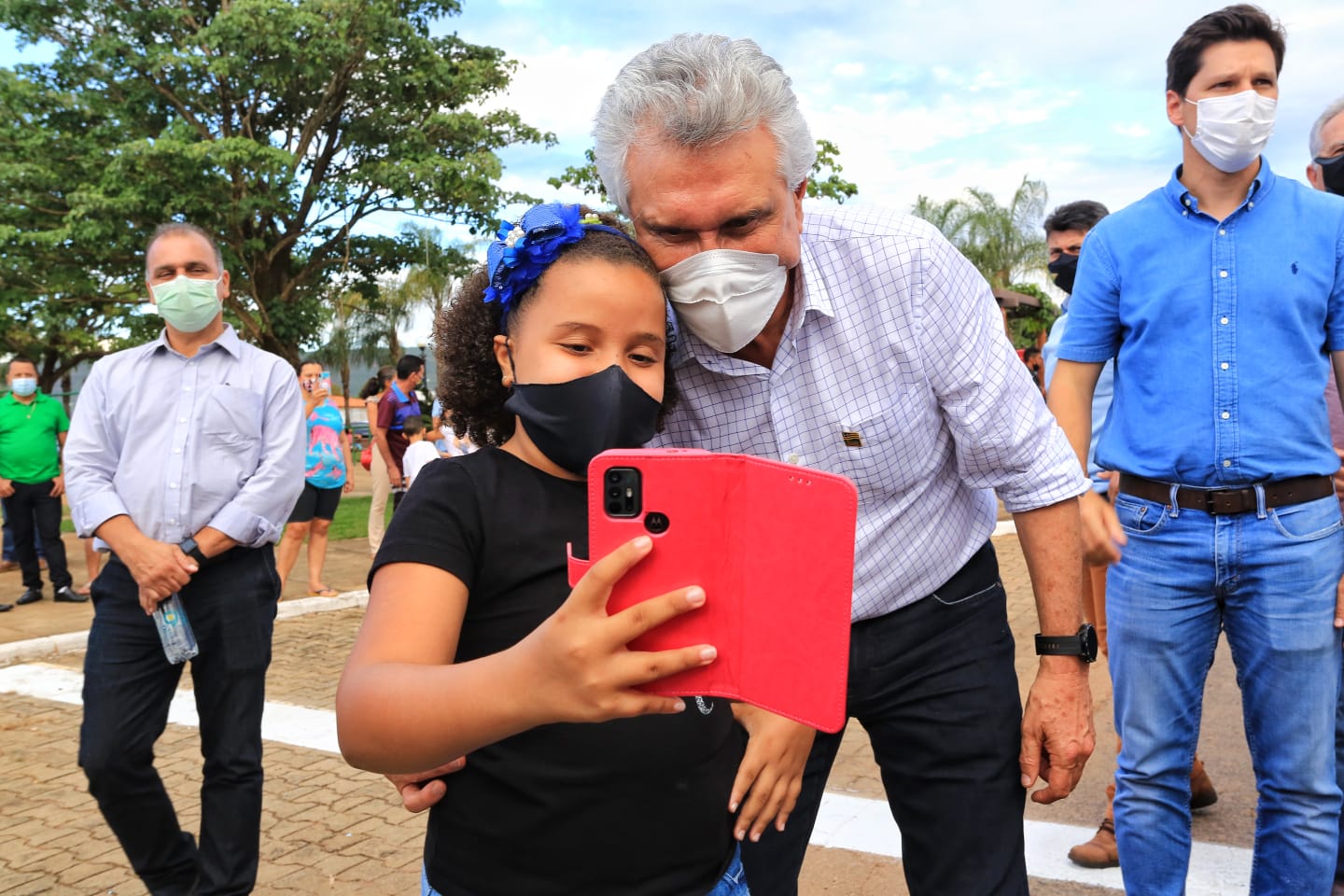 Em Rio Quente, Caiado entrega benefícios à população e abre circuito de futevôlei