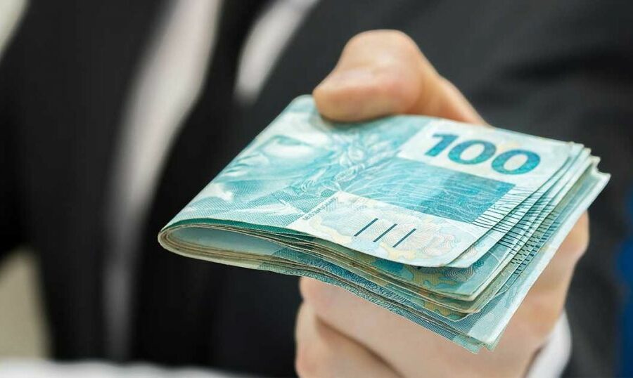 Em celebração ao Dia do Servidor Público, Caiado antecipa pagamento de outubro para esta quinta (28)