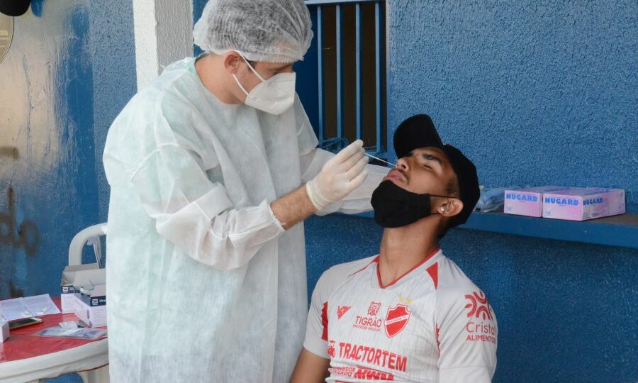 Goiás tem 896.789 casos de Covid-19 e 24.099 mortes