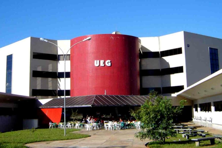UEG abre inscrições para seleção de estagiários