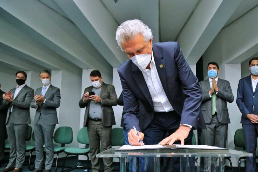 Ronaldo Caiado cumpre agenda em Luziânia, nesta terça