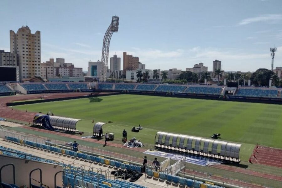 Goiânia e Aparecida se despedem da temporada no Estádio Olímpico Pedro Ludovico Teixeira