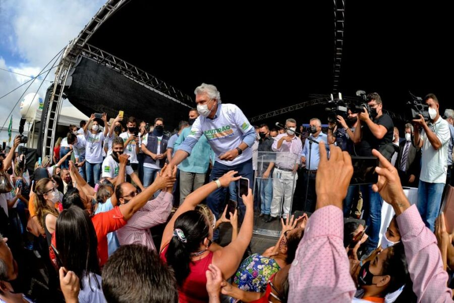 Governador participa do segundo dia do Mutirão Iris Rezende, neste domingo
