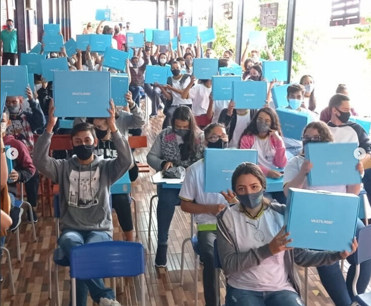 Regional de Educação de Santa Helena de Goiás intensifica entregas de chromebooks