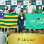 Caiado entrega premiação a vencedores dos Jogos Estudantis de Goiás na categoria Juvenil