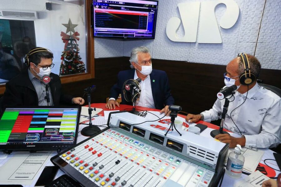 Caiado diz que desafio em 2022 é ampliar vagas de emprego