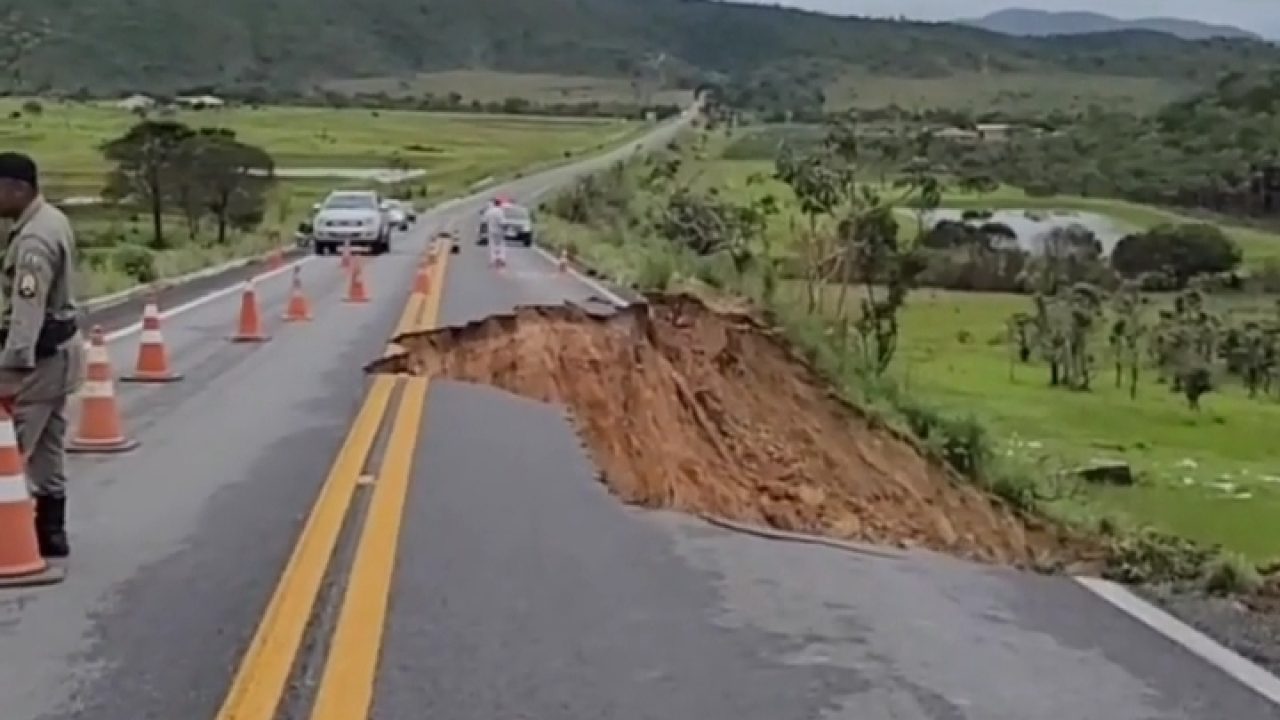 Trecho da GO-118 está totalmente interditado