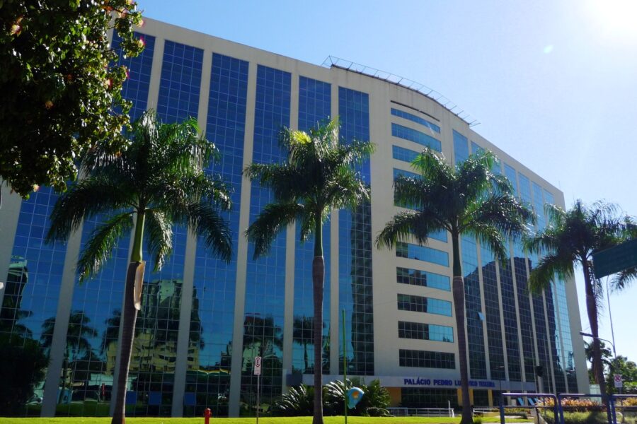 Governo Federal muda regras do 13º dos servidores e Sead envia projeto à Alego