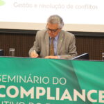 Caiado premia servidores no Programa de Compliance e reinaugura Teatro Escola Basileu França, nesta quinta (9)