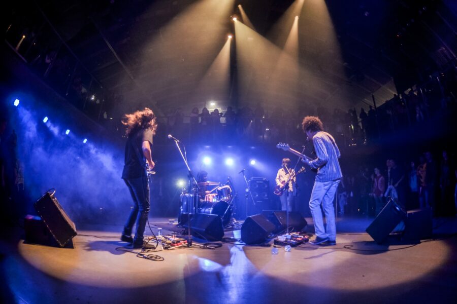 Boogarins sobe ao palco do Canto da Primavera neste sábado