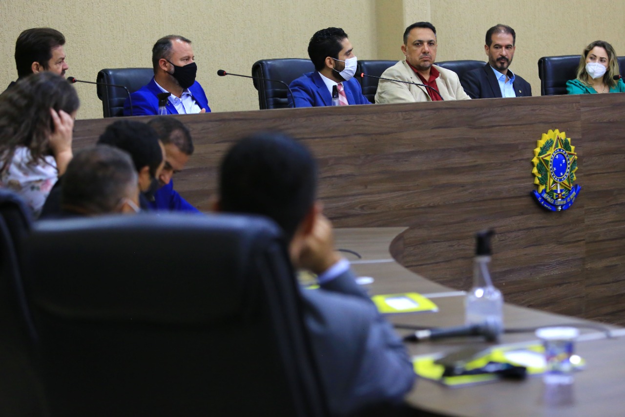 Vice-governador Lincoln Tejota visita Câmara Municipal de Aparecida de Goiânia