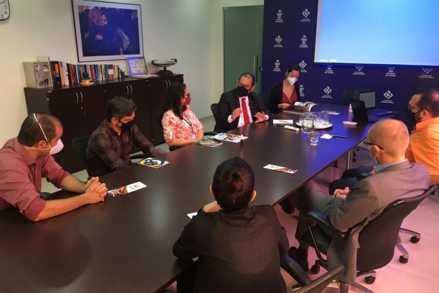 UEG e UnB planejam parceria para organização de acervos digitais