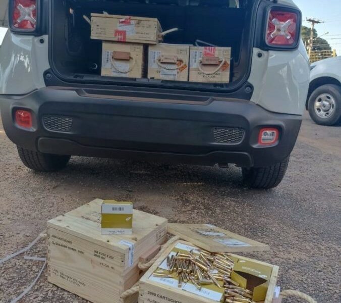 Operação prende casal com 11 mil munições para fuzis