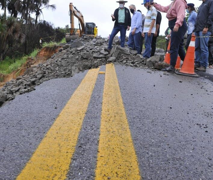 Governador pede que deputados consigam recursos federais para áreas afetadas pela chuva