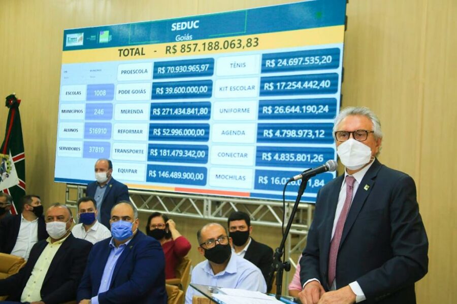Governo de Goiás paga mais de R$ 78 milhões em diferenças salariais a servidores da Educação