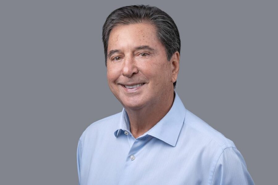 Caiado participa de posse na OAB e de missa em memória a Maguito Vilela