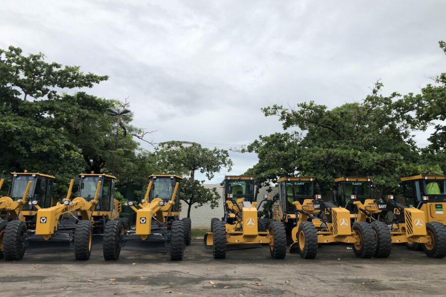 Mecaniza Campo: municípios goianos recebem motoniveladoras