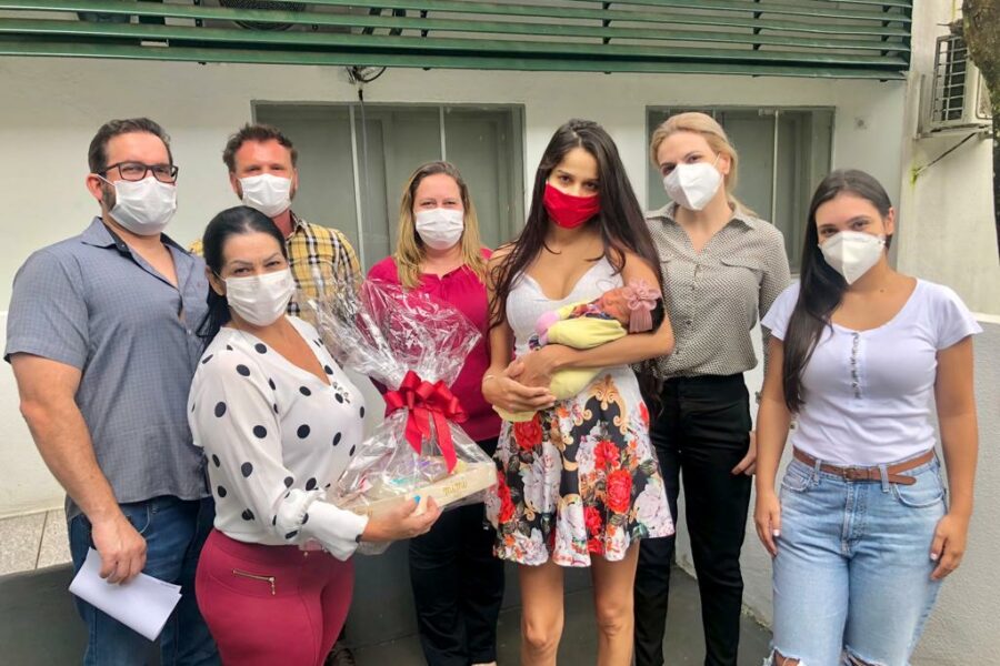 Jovem mãe avalia positivamente serviço prestado pelo Heja