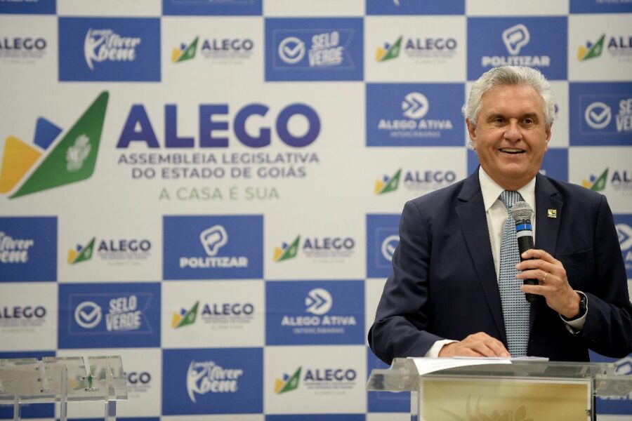 Em mensagem à Alego, Caiado diz que o ano é da retomada, de gerar emprego, da virada