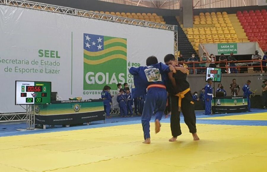 Alunos do Construindo Campeões faturam 80 medalhas do estadual de Jiu-Jitsu