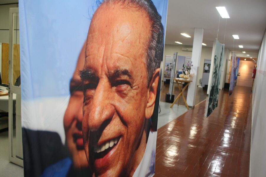 Exposição “Iris: Uma História de Amor por Goiás” continua no Marietta Telles