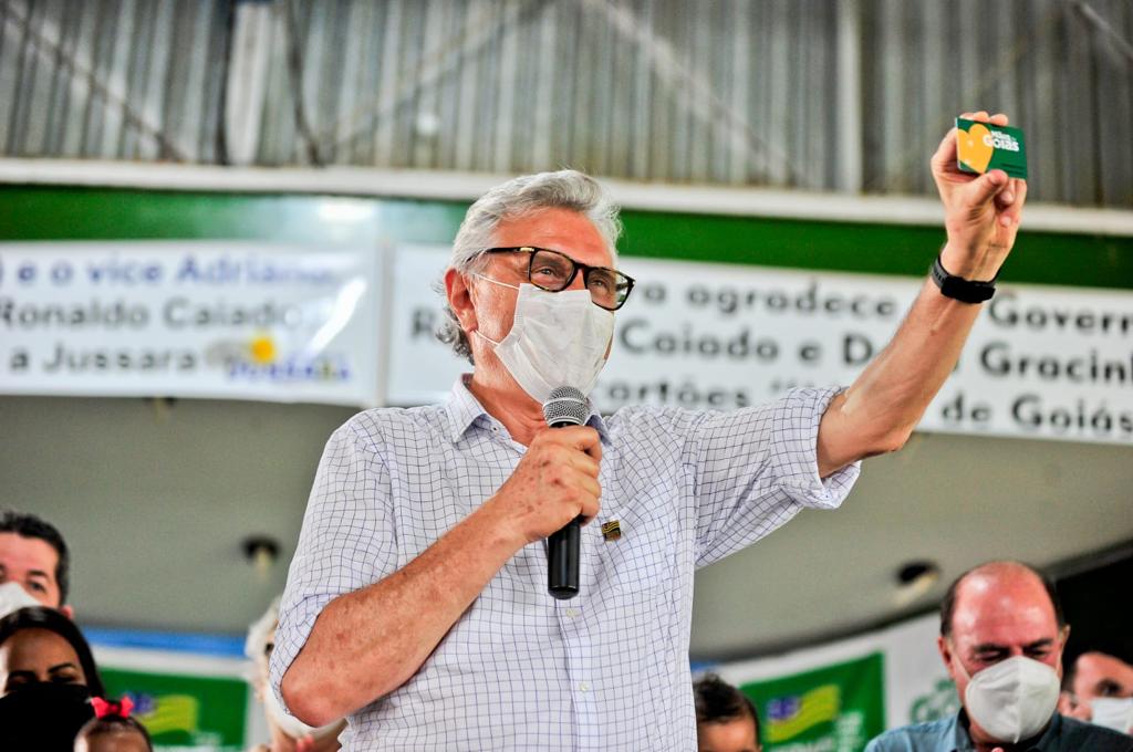 Governador entrega reforma de escola e vistoria obras em São Luís de Montes Belos