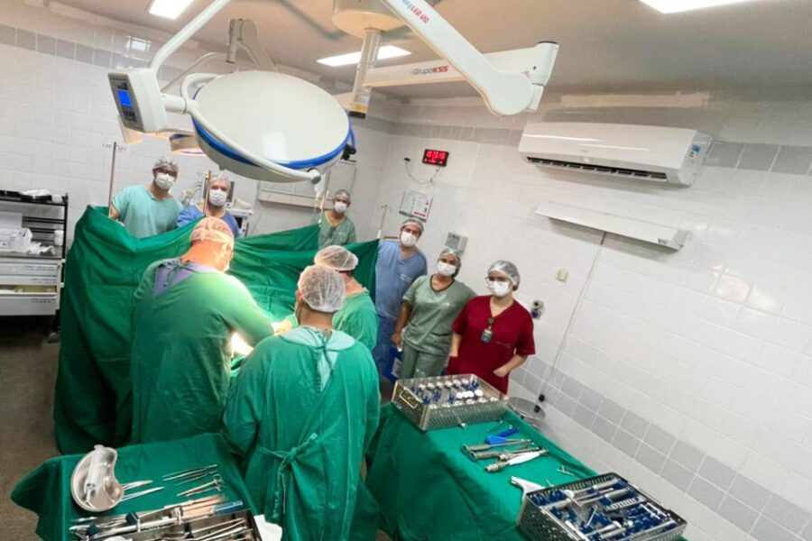 HESLMB realiza sua primeira cirurgia de prótese no fêmur