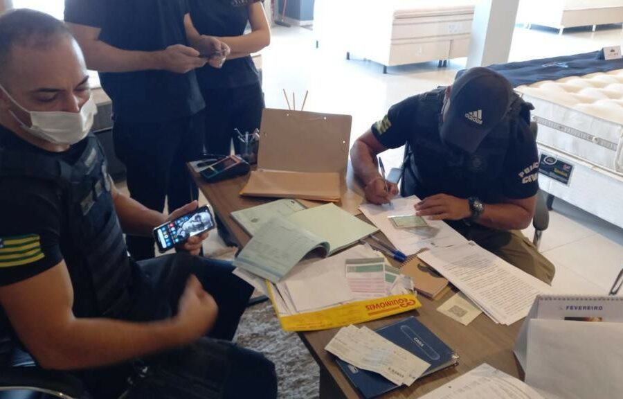 Operação prende donos de empresa moveleira por crimes contra consumidor