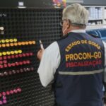 Procon GO apreende 3 mil agulhas vencidas em estúdios de tatuagem de Goiânia