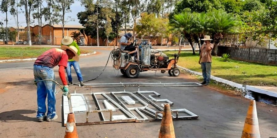 Governo de Goiás implementa sinalização nas ruas de Água Limpa