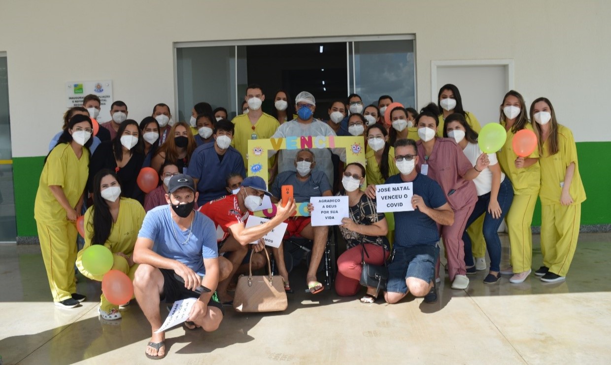 Hospital Estadual de Luziânia dá alta a idoso após 110 dias de internação por Covid