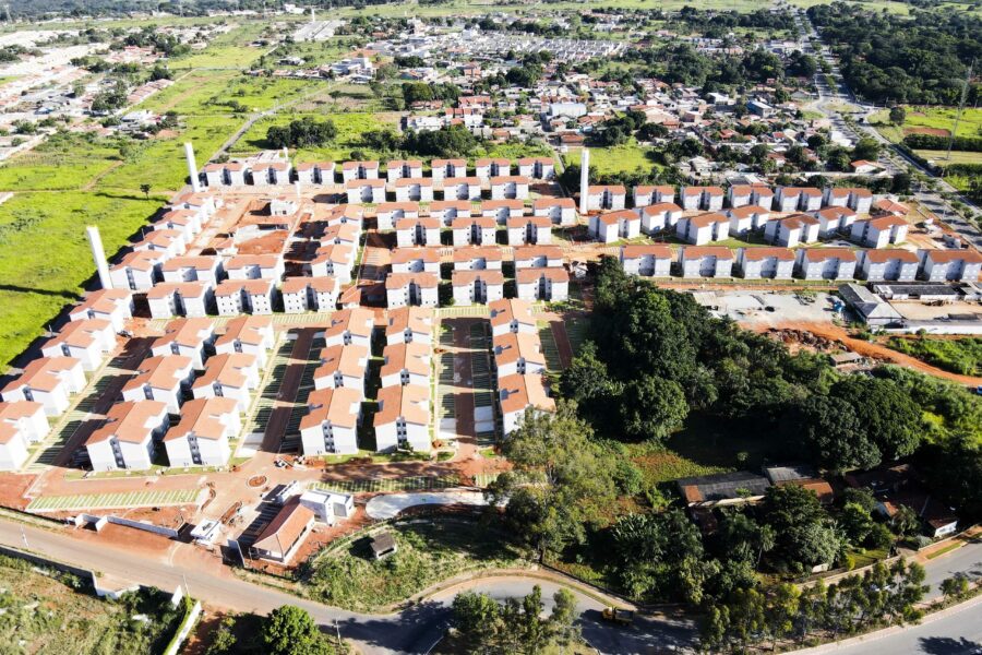 Agehab entrega 900 apartamentos durante Mutirão Governo de Goiás