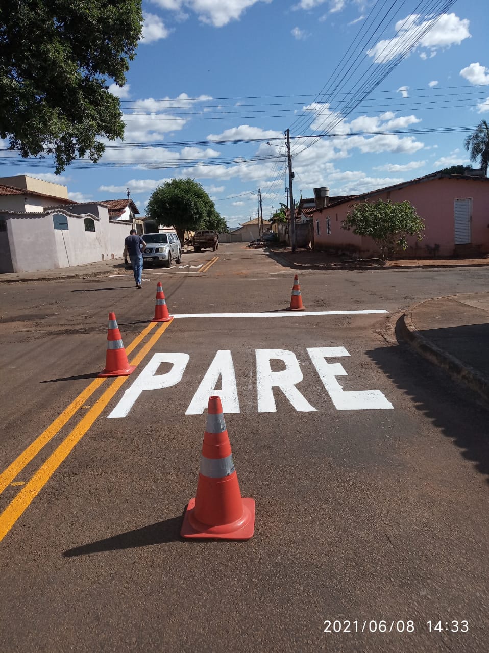 Detran-GO entrega sinalização viária em Cocalzinho de Goiás