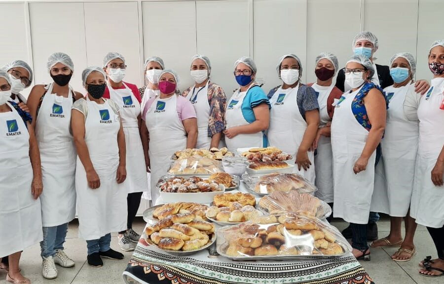 Emater promove curso de Panificação Caseira para produtoras de Abadia de Goiás