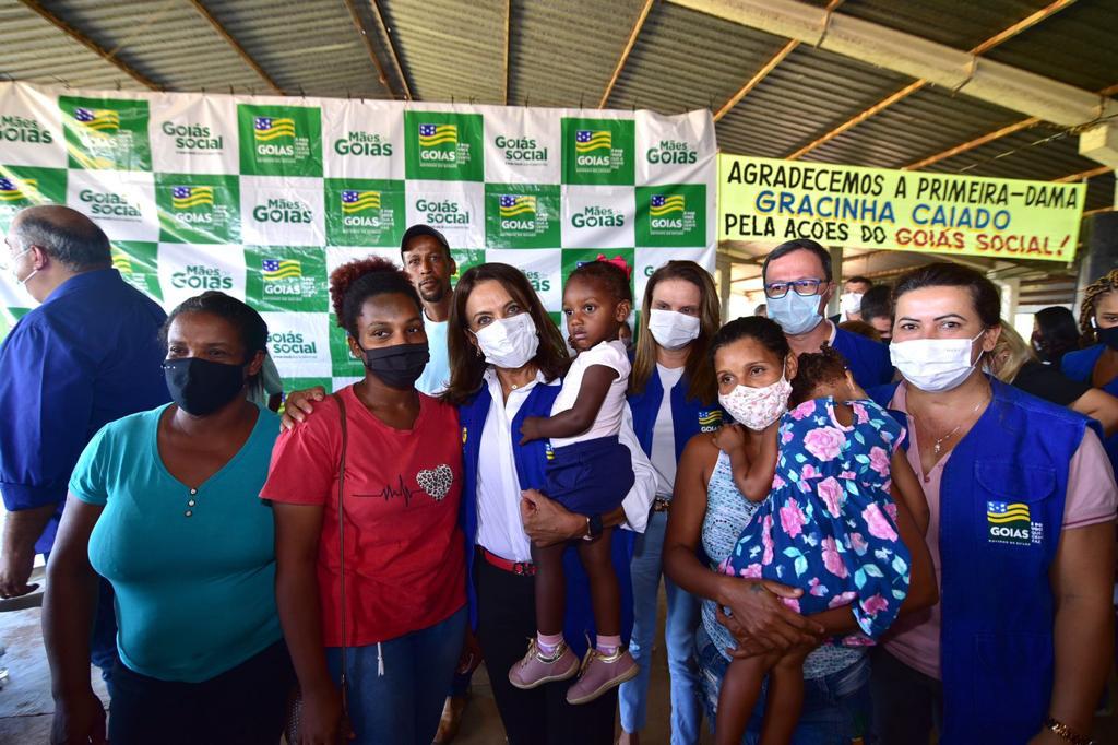 Gracinha Caiado leva benefícios e serviços a Iaciara, na Região Nordeste