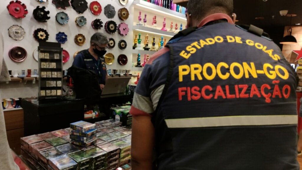 Procon Goiás fiscaliza depósitos de gás de cozinha