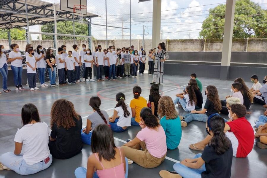 Em Aparecida de Goiânia, Governo de Goiás constrói 14 quadras esportivas em escolas estaduais