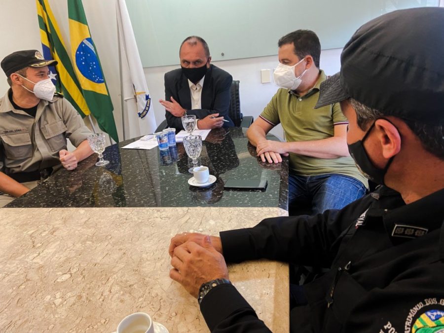 Em reunião com Rodney Miranda, presidente do Goiás reforça parceria com as forças policiais