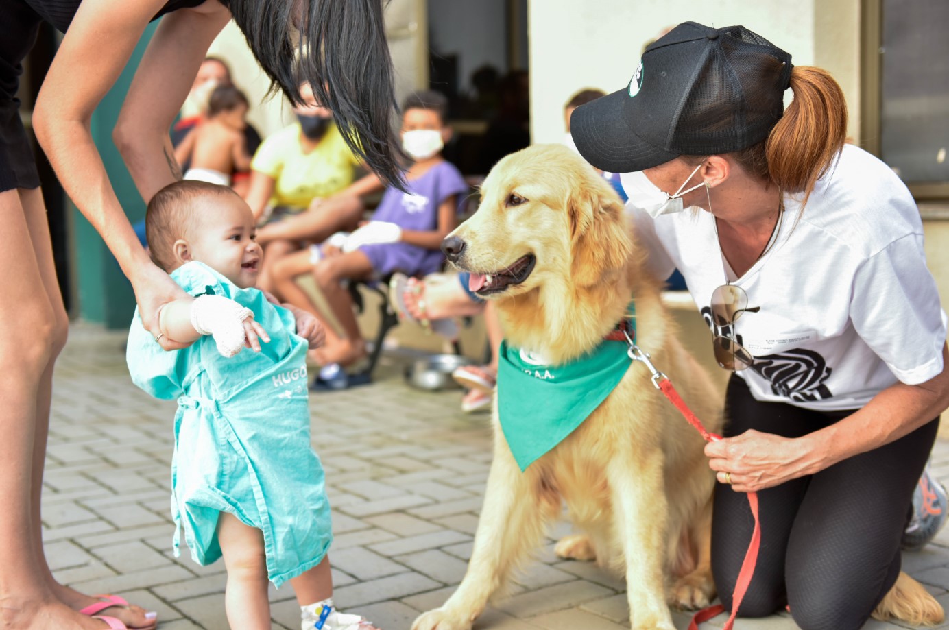 Hugol promove visita pet para pacientes da pediatria 