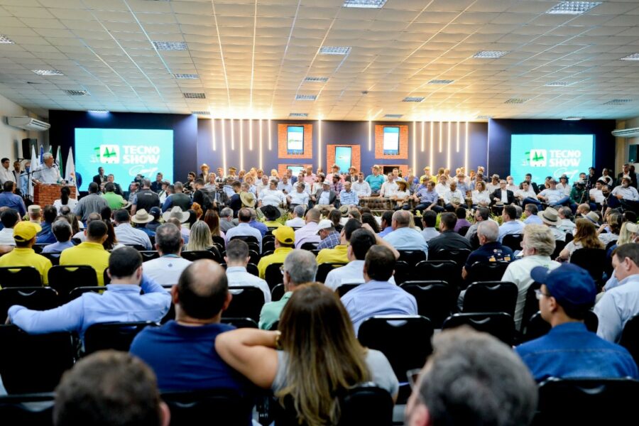 Emater marca presença na abertura da Tecnoshow Comigo