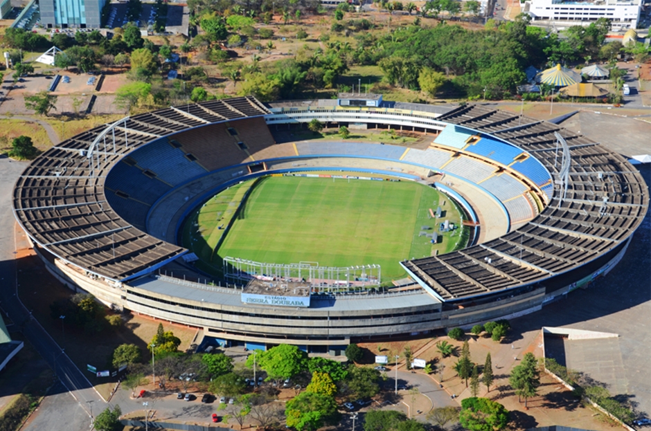 Governo inicia reforma dos banheiros do Estádio Serra Dourada