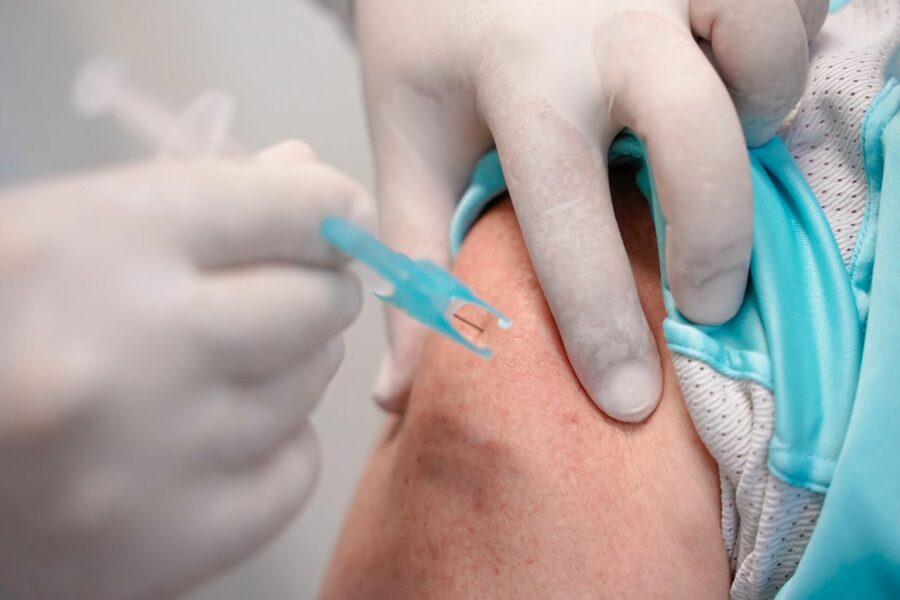 Saúde alerta para 2º reforço da vacina contra Covid-19 aos mais de 60 anos