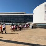 Crianças se divertem na Visita Mediada ao Oscar Niemeyer