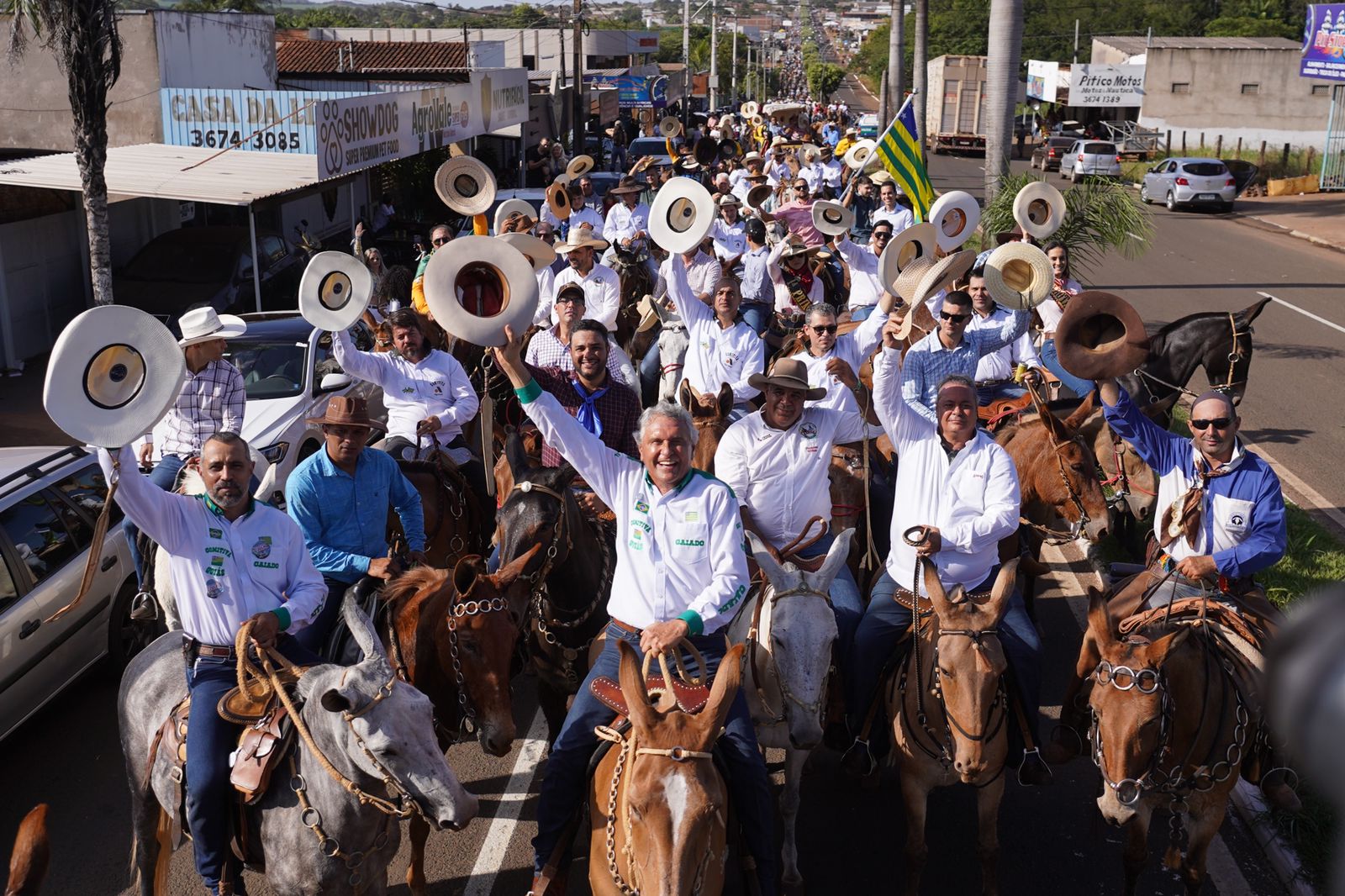 Caiado lança Passaporte Equestre durante 14º Encontro de Muladeiros