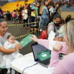 Agehab entrega cartões do Aluguel Social em Goianira